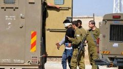 الخليل: الاحتلال يعتقل مواطنا من بيت أمر