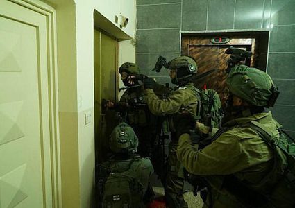 الاحتلال يعتقل شقيقين من مخيم الجلزون