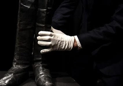 باريس.. عرض حذاء نابليون بالمنفى للبيع في مزاد علني