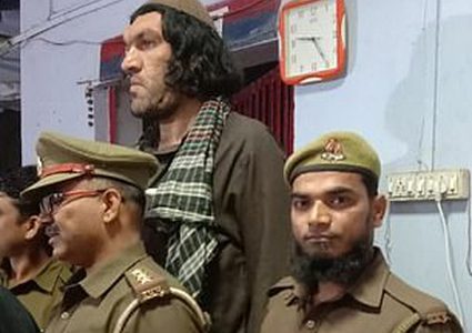بسبب طوله الفارع.. فنادق الهند تغلق أبوابها في وجه "شيرخان" !