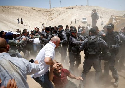 الاحتلال يخطط لتهجير 300 مواطن وهدم 25 منزلا في قلنسوة المحتلة