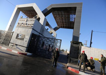 السلطات المصرية تغلق معبر رفح غدا