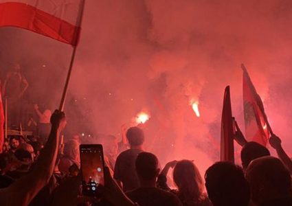 الآلاف يحتشدون وسط العاصمة اللبنانية للمطالبة بحكومة "تكنوقراط"