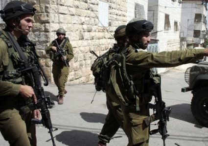 اعتقالات ومداهمات بالضفة