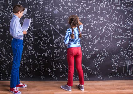 دراسة: الذكور ليسوا أفضل من الإناث في مجال المعادلات الحسابية