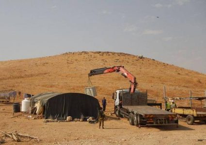 الاحتلال يخطر بوقف العمل في منشآت سكنية جنوب طوباس