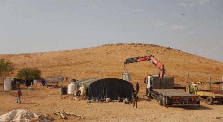 الاحتلال يخطر بوقف العمل في منشآت سكنية جنوب طوباس
