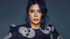 رانيا يوسف ترتدي الحجاب