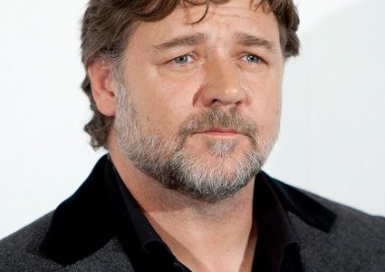 الممثل راسل كرو يصدم الجمهور بوزنه الزائد