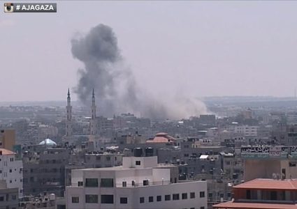 طيران الاحتلال الحربي يواصل قصف قطاع غزة