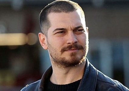 الممثل التركي شاتاي أولسوي يتعرض للتنمر