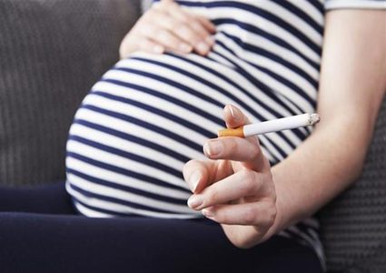 تحذير.. التدخين خلال الحمل يتلف دماغ الجنين