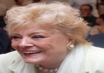 نادية لطفي في أول ظهور لها بعد عملية جراحية بصحبة سمير صبري