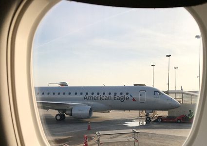 لحظة انزلاق طائرة على مدرج ثلجي في شيكاغو