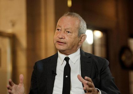 رجل أعمال مصري يواجه موجة غضب عارم بعد إنتقاده للحجاب