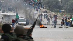 الاحتلال يقمع مسيرة طلابية تنديدا بالعدوان على غزة