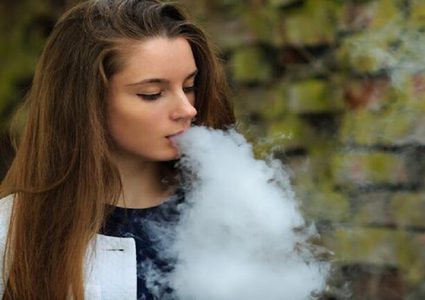 خطر السجائر الإلكترونية الحقيقي على الجسم!