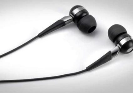 مصرع رجل خلال استخدامه سماعات الأذن لمشاهدة مباراة !