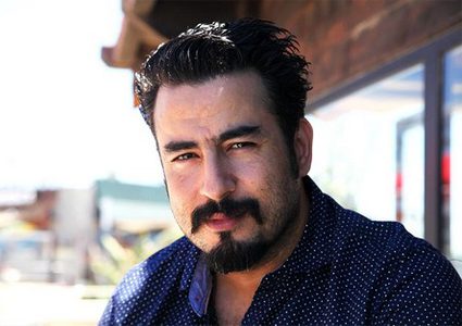 الفنان المغربي ربيع القاطي يعثر على قبر والده