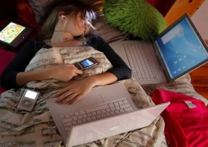 لماذا يعاني المراهقين من ظاهرة النوم بشكل مفرط ؟