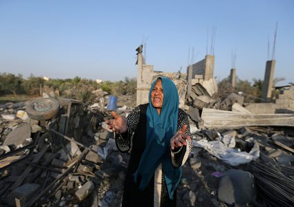 الاحتلال يزعم: استهداف منزل "أبو ملحوس" بدير البلح كان بالخطأ