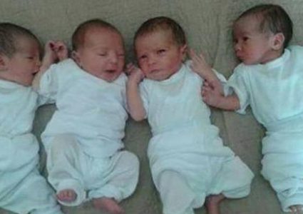 مواطن من غزة يرزق بأربعة توائم