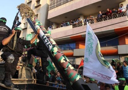 كتائب القسام تنشر فيديو حول الصاروخ الذي حسم حرب 2012 على غزة