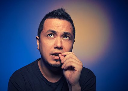 أسباب وطرق التخلص من عادة قضم الأظافر