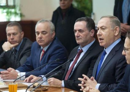 غانتس يتجه لتشكيل حكومة أقلية مدعومة من العرب ونتنياهو يحذّر