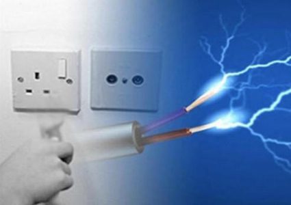 مصرع طفل بصعقة كهربائية بغزة