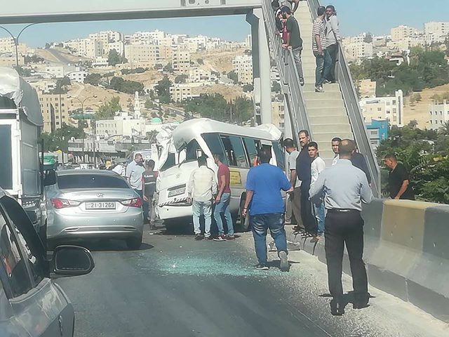 مصرع مواطن وزوجته ونجله من جنين جراء حادث سير في الأردن