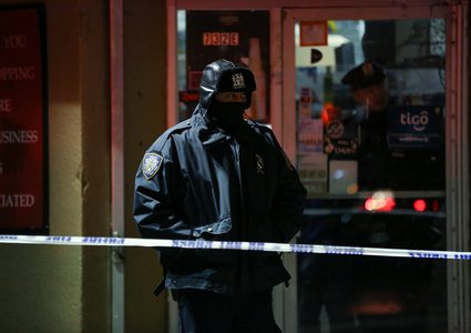 أمريكي يقتل زوجته و3 من أولاده