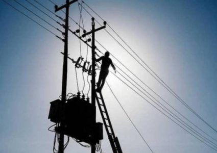 كهرباء القدس تدعو لأخذ الحيطة تحسبا لقطع اسرائيل التيار الكهربائي