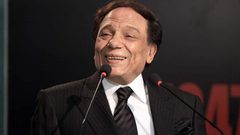 أشرف زكي ينفي تدهور الحالة الصحية للفنان عادل إمام