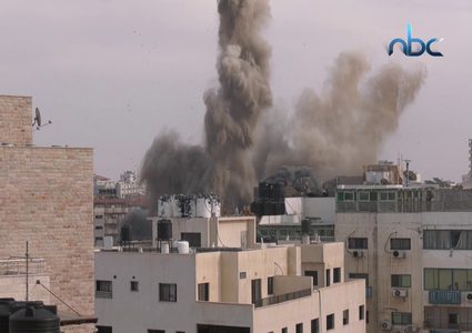 جماهير قطاع غزة يشيعون جثمان ٢٧ شهيداً