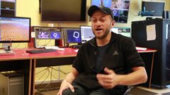 شاب طموح يسعى لتحقيق حلمه بالحصول على وظيفة