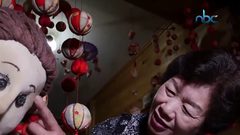 لمحاربة الوحدة.. يابانية تُغرق قريتها بالدمى العملاقة