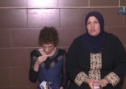 ما الذي دفع أم يزن لتقييد بناتها بالسلاسل؟