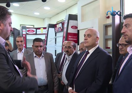 محافظ الخليل يبحث مع وزير العمل أبرز المشاريع التنموية التطويرية