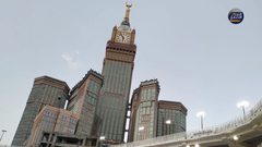 الحجاج يطوفون حول الكعبة المشرفة