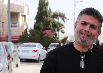 الاحتلال يهدد الأسير المحرر رزق صلاح بمصادرة أهله