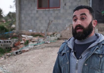 عائلة زواهرة تتسلم إخطار نهائي لهدم منزلها بحجة البناء دون ترخيص