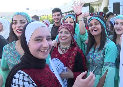 مشاركةٌ واسعة في فعاليات يوم الزي الفلسطيني دعماً وحباً للتراث