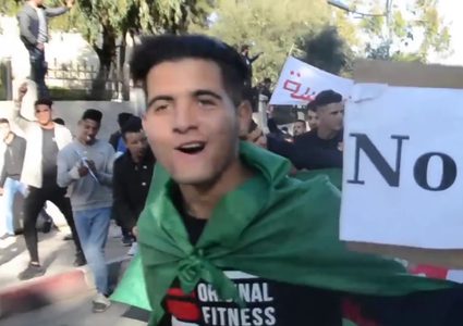 الرئيس الجزائري بوتفليقة يقدم أوراق ترشحه لرئاسة الجزائر