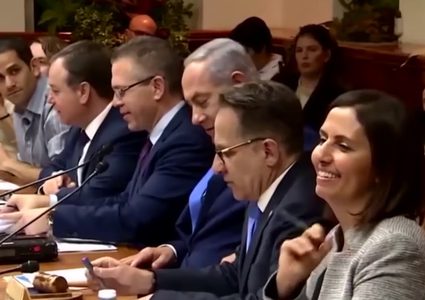 ردود الفعل على خروج الولايات المتحدة من سوريا