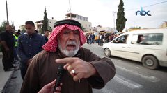 أهالي تقوع يحتجون على استمرار الاحتلال إغلاق مداخل البلدة