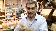 مهنة العطارة .. مئات السنين ومازالت على قيد الحياة