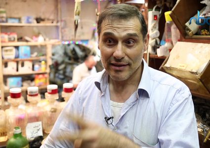 مهنة العطارة .. مئات السنين ومازالت على قيد الحياة