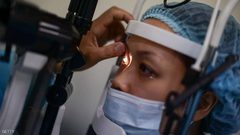 لهذه الأسباب يجب وقف عمليات الليزك فورا