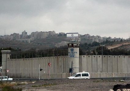 الاحتلال ينقل الأسير المريض أبو دياك للمستشفى مجدداً